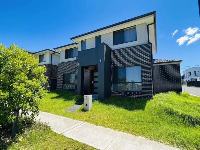 Please come to inspect this big lovely family home!