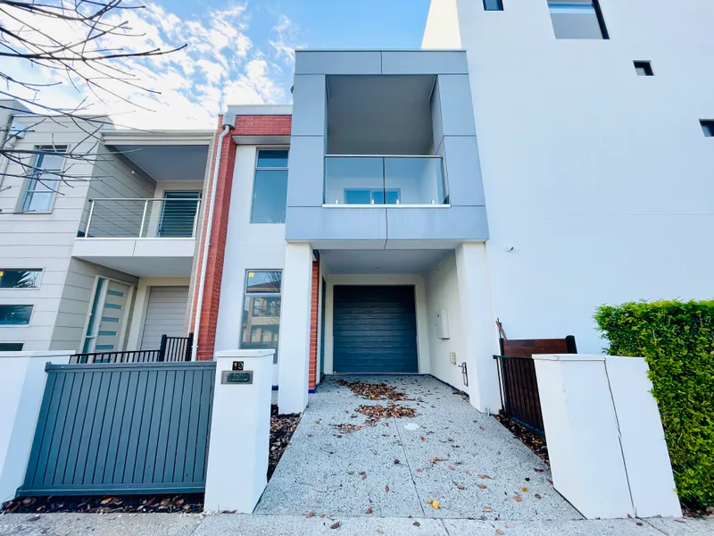 3 BEDROOM TOWNHOUSE FOR RENT!