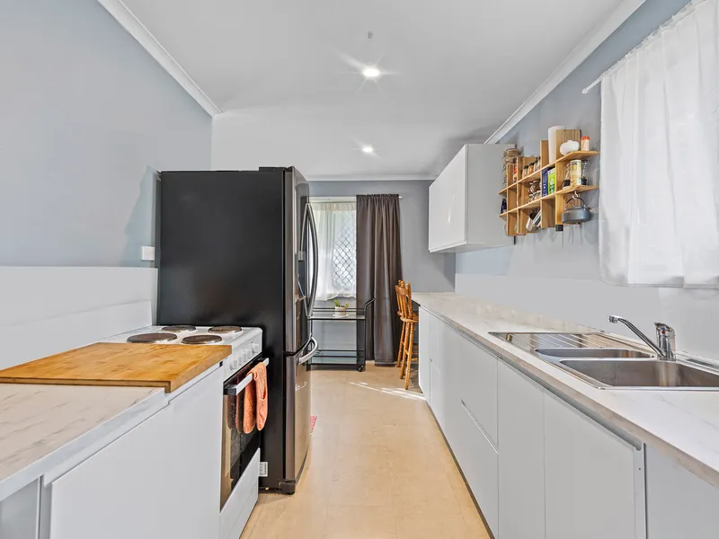 RENOVATED FAMILY HOME - AMAZING VAULE