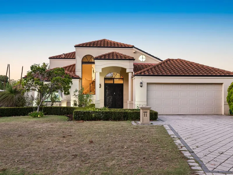 Elegant Riverside Lifestyle
