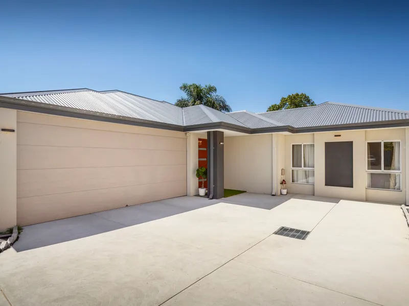 SOLAR PANELS, SECURITY GATE, REVERSE CYCLE AIR-CONDITIONER