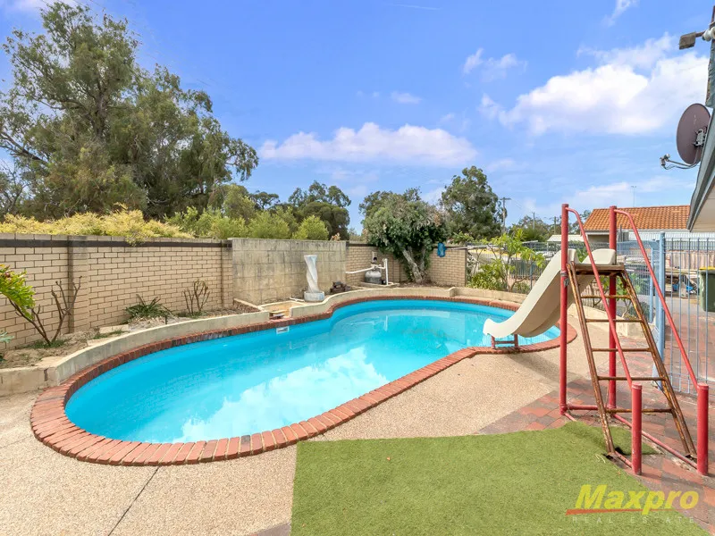 5 Bed - 2 Bath - 722m Corner Site