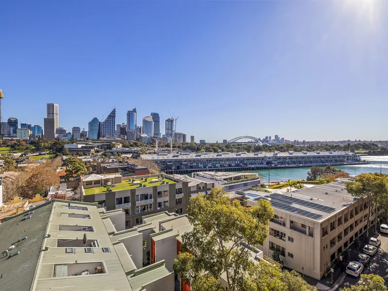 Modern Two Bedroom Apartment With Parking