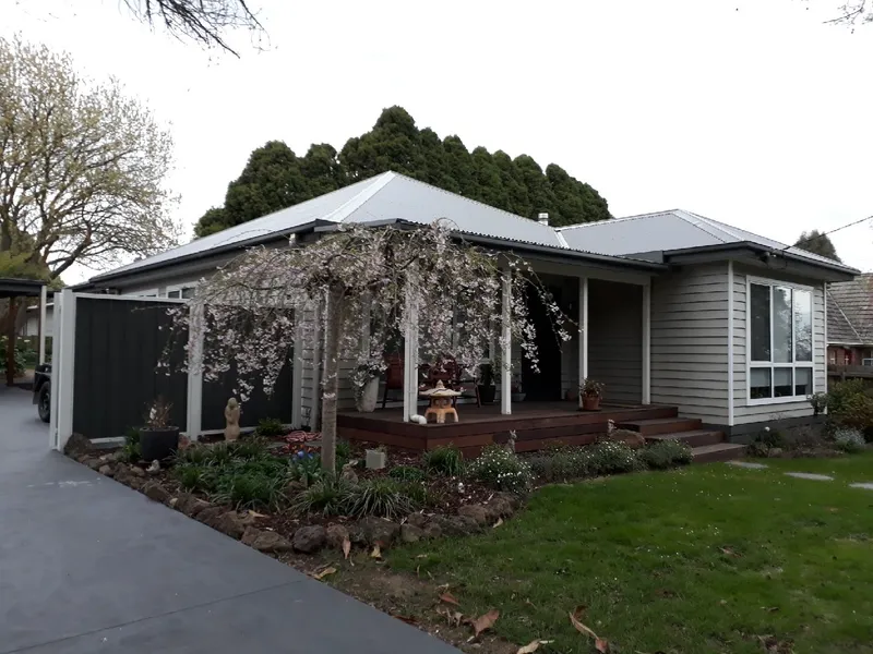 Beautifully fully rennovated and immaculately presented family home