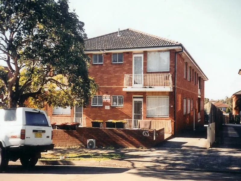 Tidy Top Floor Unit