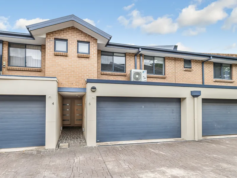 Fabulous modern townhouse in a central location