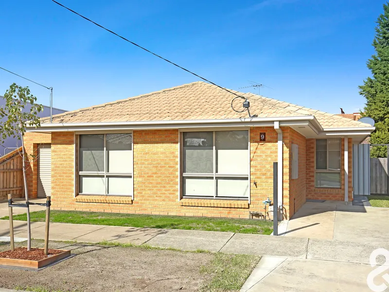 CONVENIENT & WELL APPOINTED