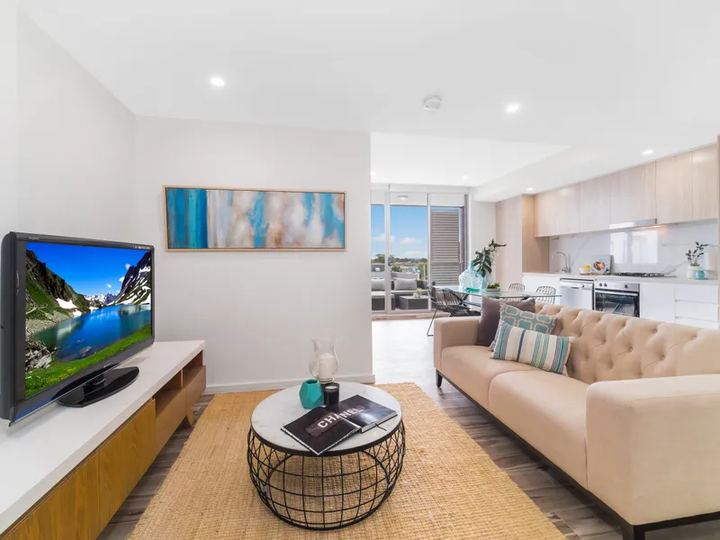 Ready to move in spacious 3 bedroom+study with large balcony