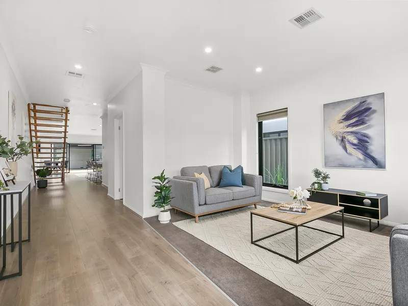 Contemporary 2-Storey Home In Heart Of Cranbourne East!