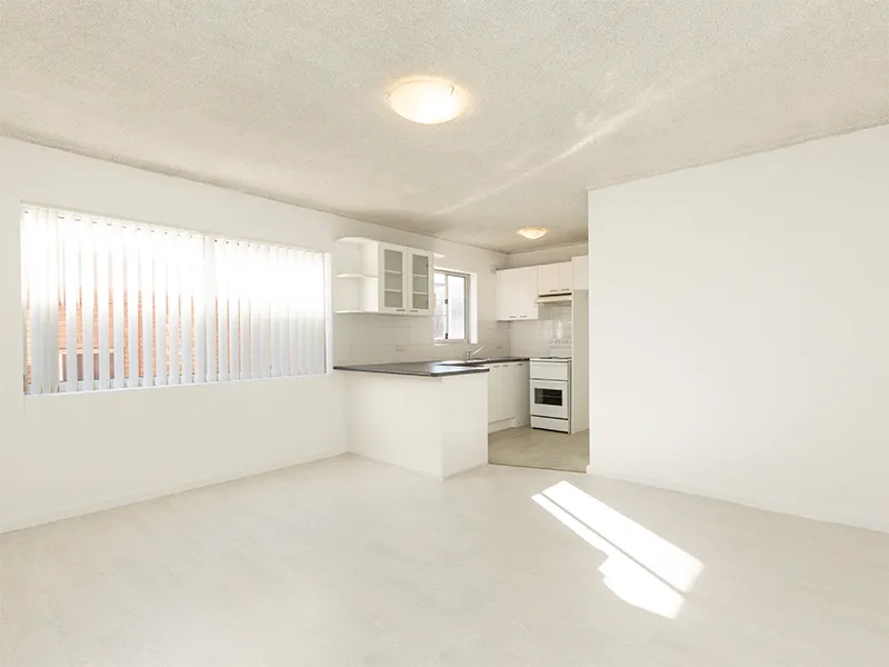 Ultra-Convenient Two Bedroom Apartment With Great Natural Light