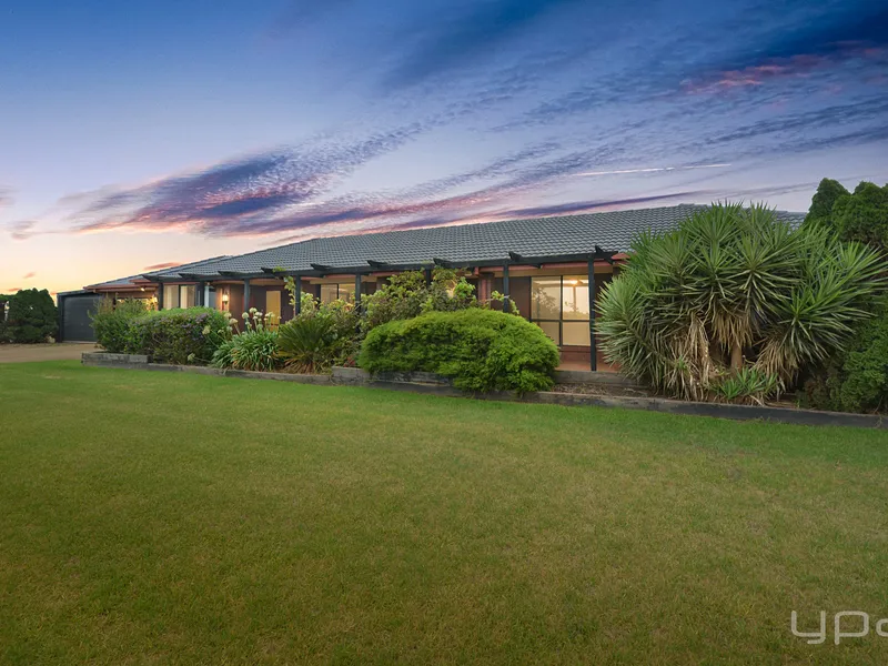 LIFESTYLE LIVING NEAR THE WATER 