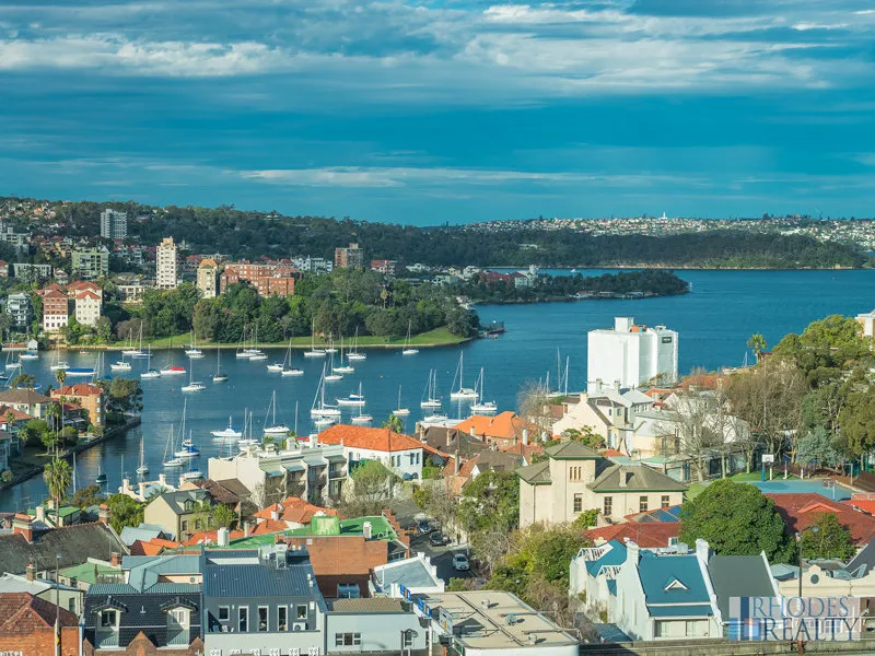 Enjoy the stunning vistas from this elite apartment in the very heart of Milson's Point