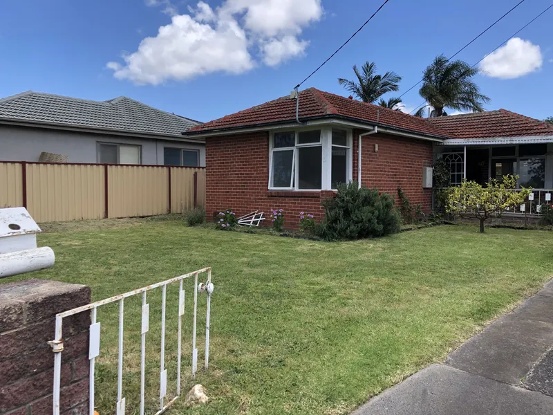 2 BRM HOME! $350 PER WEEK