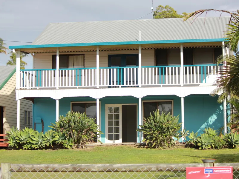 Large home with Fraser Island views 