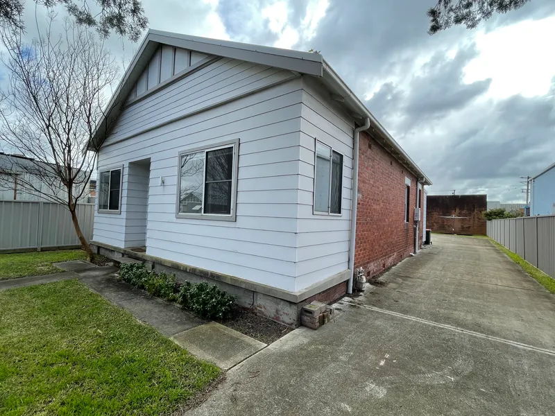 BOOK YOUR VIRTUAL TOUR– SEE THE EASY 5 STEP PROCESS BELOW. Please Register To Receive Your Video Tour Link. Please Do Not Attend The Property.