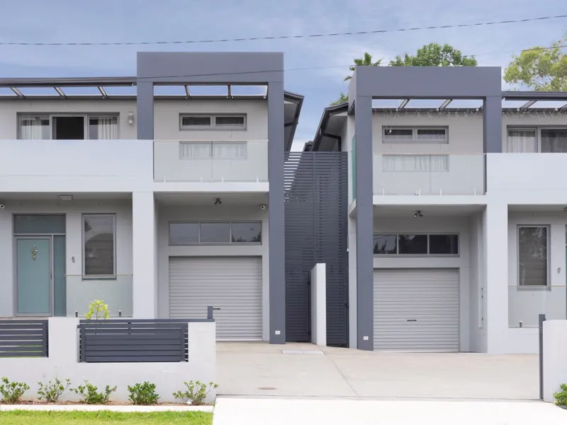 Inspiring superb five bedroom Duplex house
