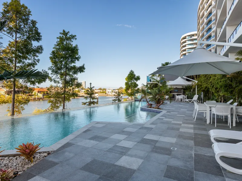 Brand new waterfront complex ready to move in now!