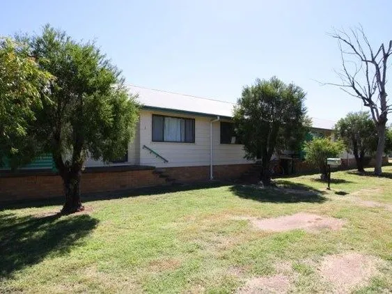 Modern 2 Bedroom Flat In Town Centre!