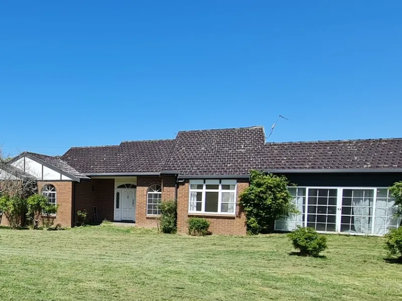 2 Bedroom Home with Rumpus in Laggan!