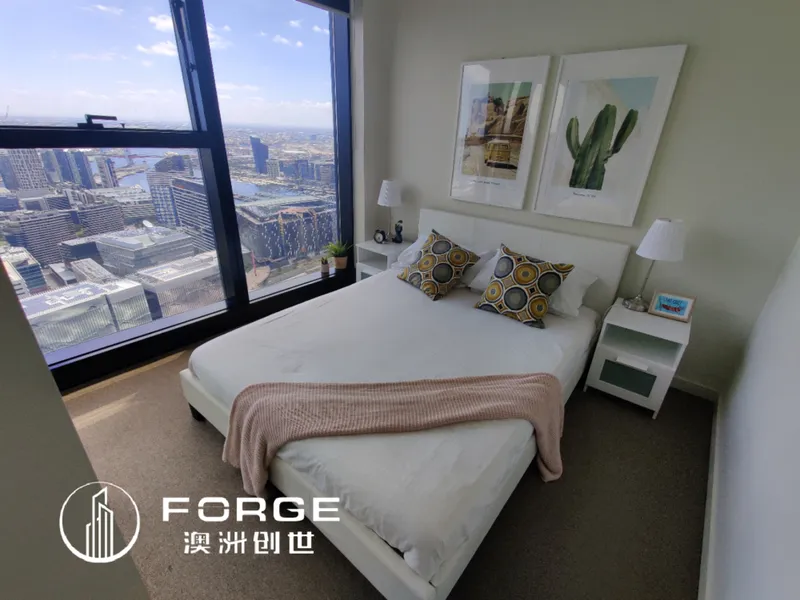 STYLISH FURNITURE AND LEVEL 53 SKY VIEW APARTMENT, AVAILABLE NOW