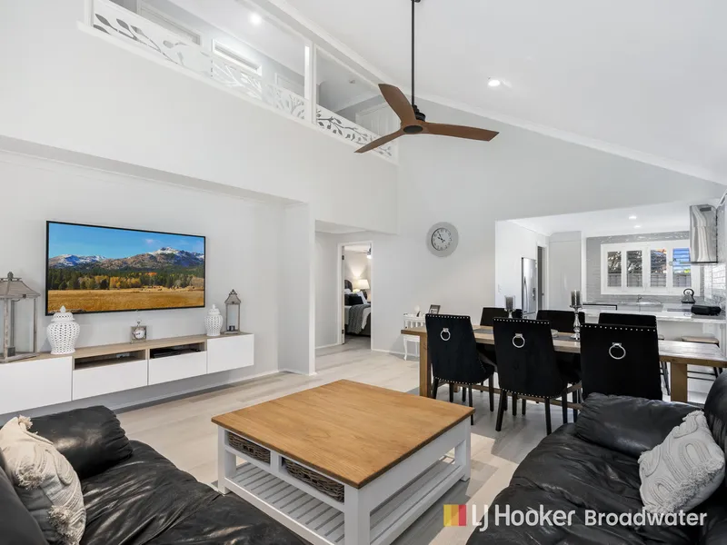 Immaculate Renovated Townhouse Ready to Call Home!