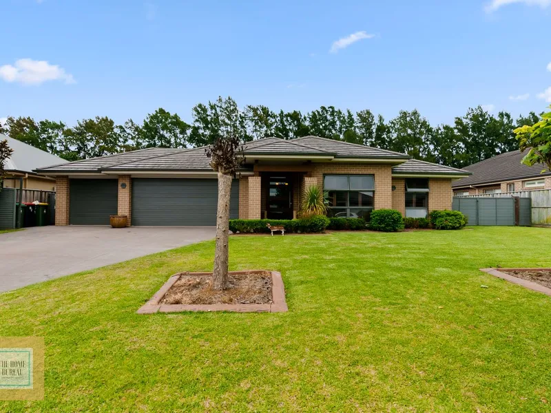 Summer Living Bliss. 1500m2. Side Access. Prestige Location.