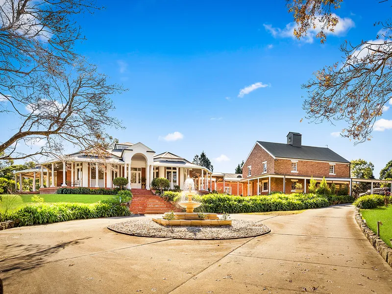 Luxury Estate In Blue Ribbon Location