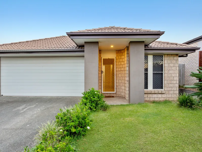 Low maintenance family living in peaceful location!