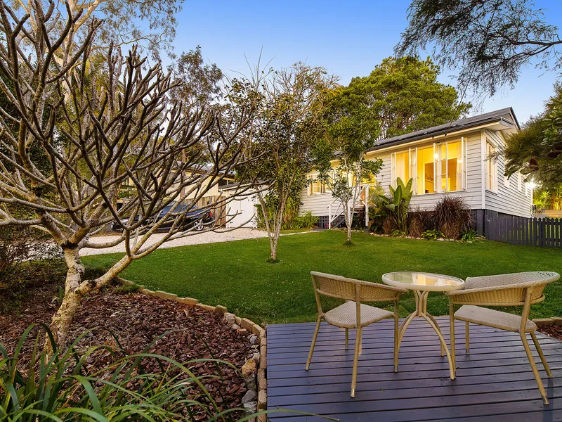 Two Hamptons Inspired Homes on 1012sqm With Two Road Frontage