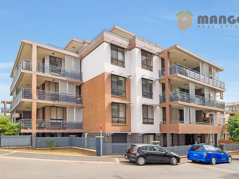 Sunny and Spacious Two Bedrooms with Big Balcony and Park View