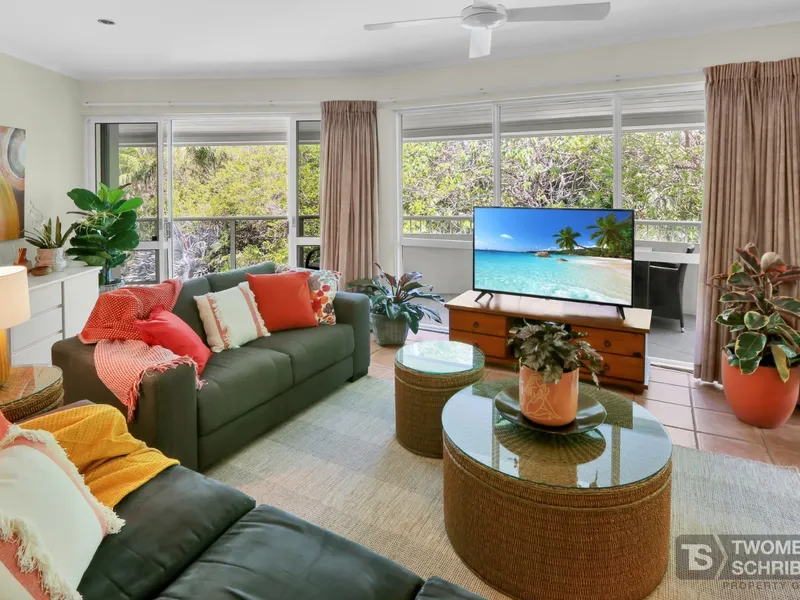 Furnished Penthouse Living At Palm Cove