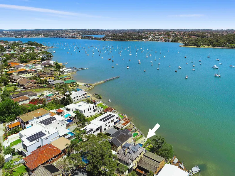 Enchanting family hideaway on the shores of the bay