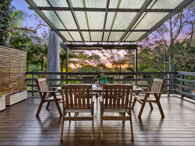 Sunny family retreat in a lush, cul-de-sac setting