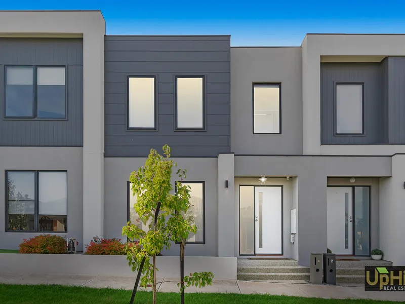 Low maintenance 3 bedroom townhouse !!!!