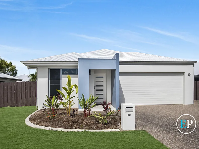 Large, Modern Family Home in Prime Location!
