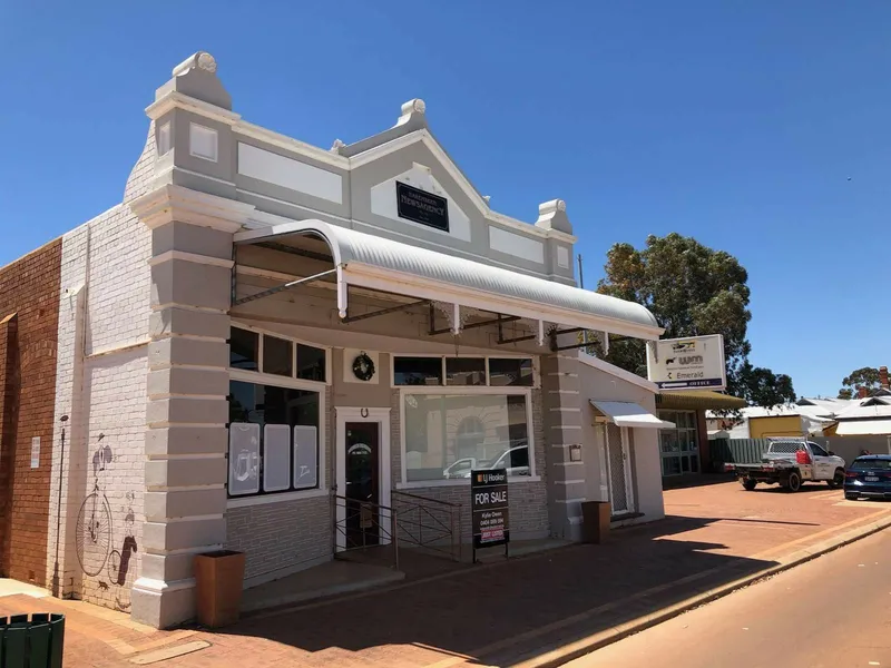 GOLDEN OPPORTUNITY - IN NAREMBEEN