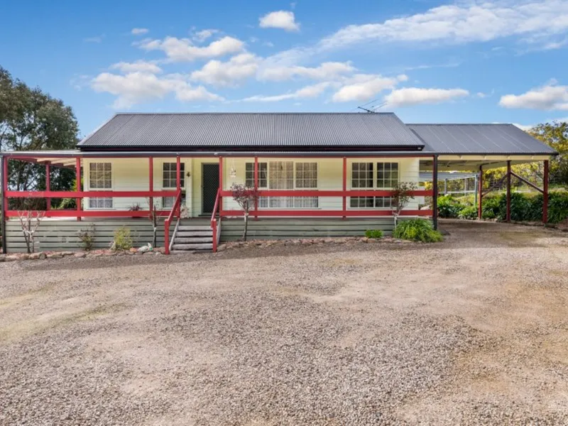 SENSATIONAL VIEWS WITH ROOM FOR THE TOYS!