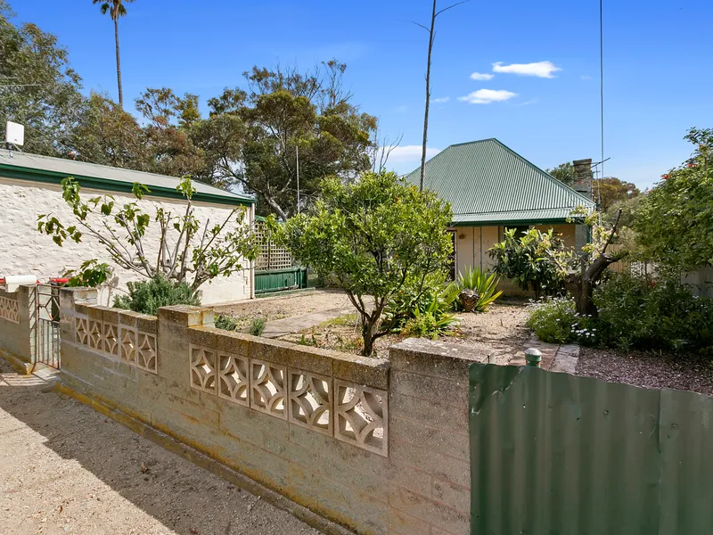 Versatile Cottage Circa 1900