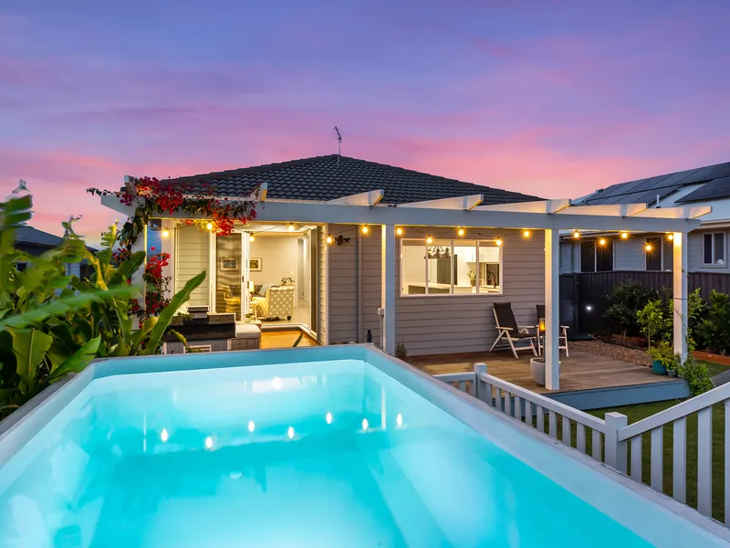 Hamptons Luxury ... Sparking Pool... Stunning Views Plus 555m2!