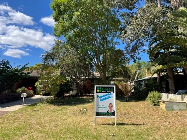 Under Offer with Martha Malkovic 0439 930 043 
