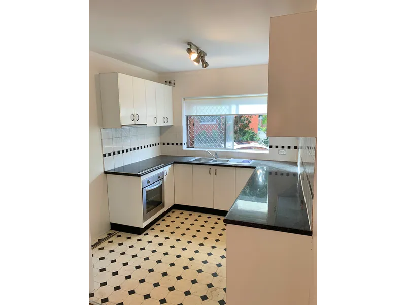 Two-Bedroom Apartment In Peaceful Cul-De-Sac Location