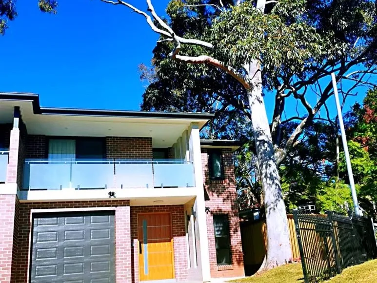 Brand New Full Brick Duplex 5 Bedroom For Lease