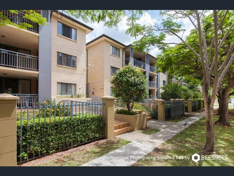 ONE WEEK FREE RENT - Furnished Apartment in Close Proximity to UQ