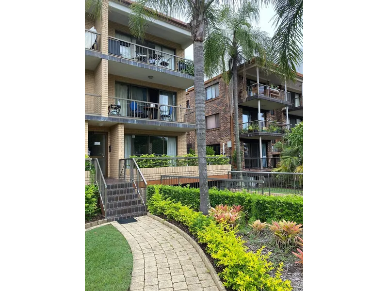 2 Bedroom in Heart of Broadbeach- walk everywhere