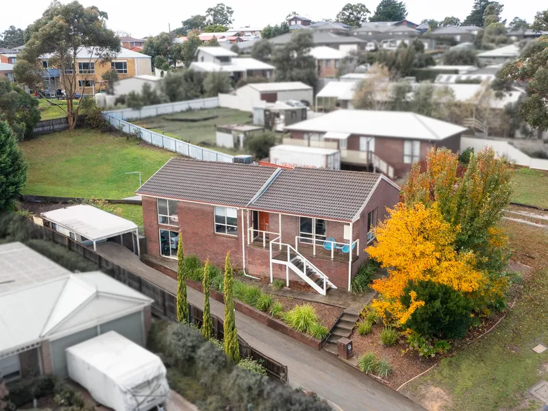 Three Bedroom home with large yard! – 6 MONTH LEASE