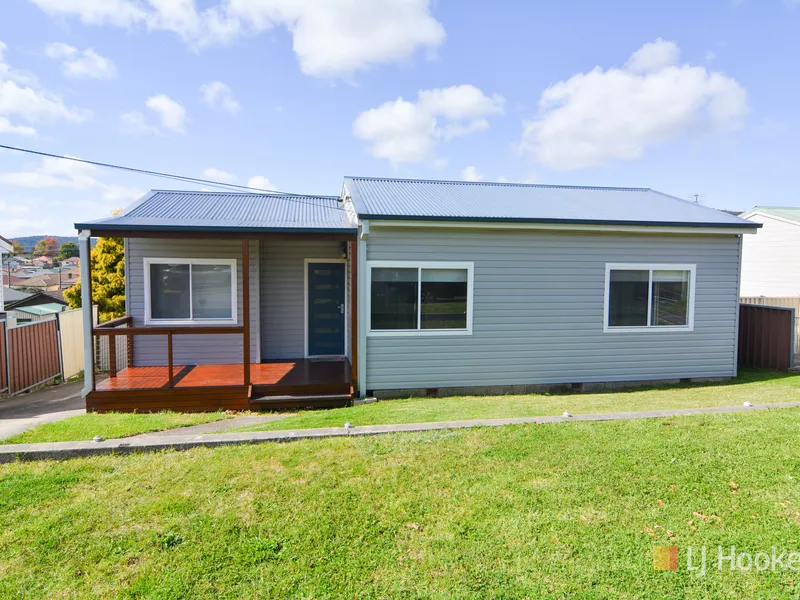 Immaculate Home & Outstanding Garaging