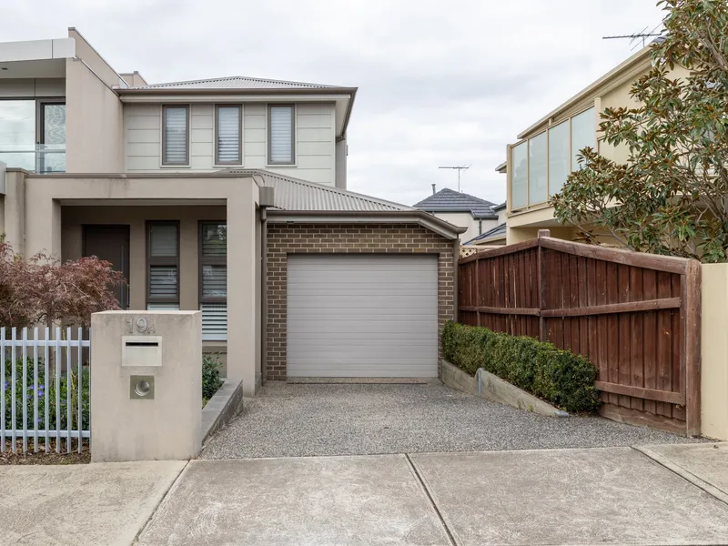 Luxury, Space and Convenience in Sought After Location