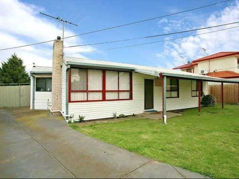 FAMILY HOME IN BRAYBROOK