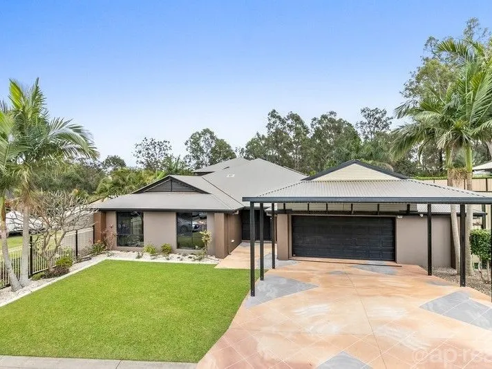 SPACIOUS FAMILY HOME + GRANNY FLAT + SWIMMING POOL + SO MUCH MORE