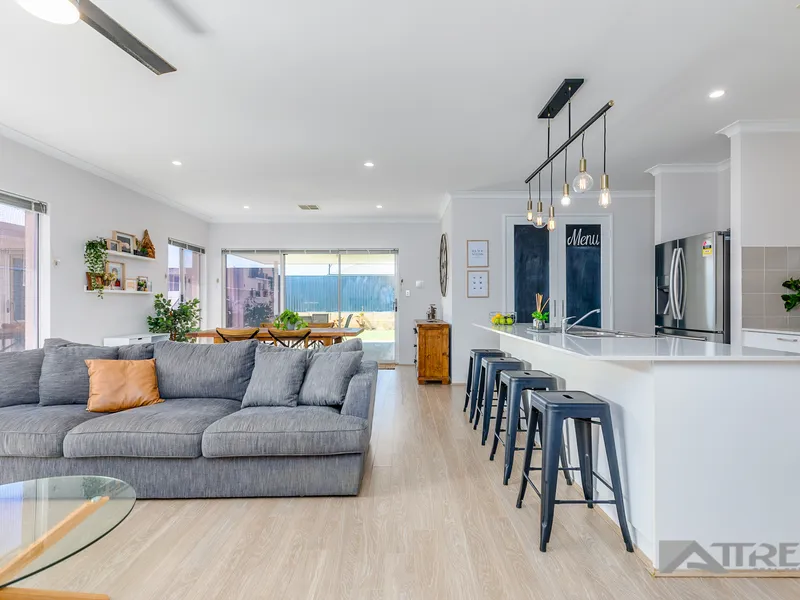 HOME SWEET HOME! 4 BEDROOM + 2 BATHROOM + STUDY + ACTIVITY + THEATRE